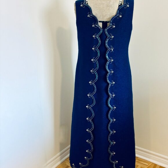 Beautiful Vintage Wool Blend Dress -Crystal and Sequin Embellishment (size 10) - Picture 2 of 14